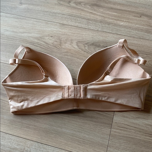 Auden lightly lined wire free bra - Picture 2 of 3